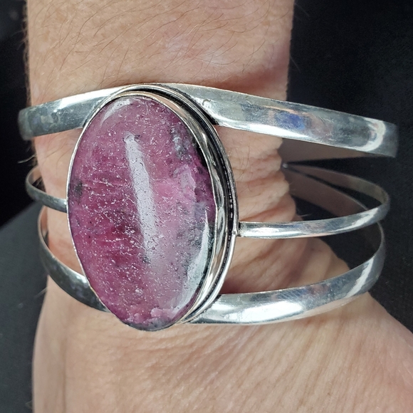 New Ruby Zoisite 925 Silver Cuff Bracelet. - Picture 11 of 16